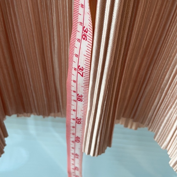 H&M Pleated Dress - Picture 3 of 3